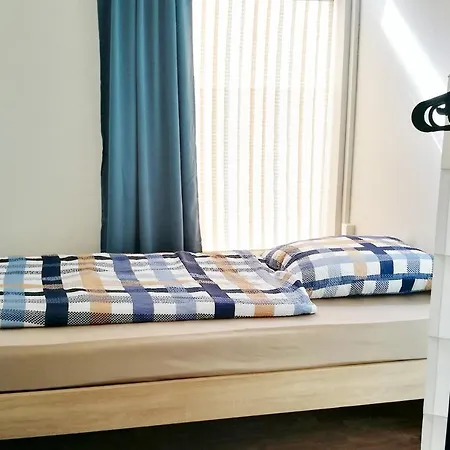 Apartament Work & In *